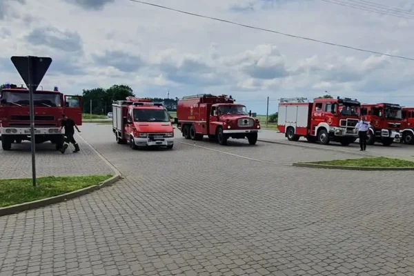 Strażacy z Dobrzyniewa Dużego wykonali challenge dla Tomka i nominowali kolejne jednostki