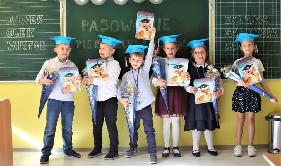 Wzruszający wiersz o ósmej klasie od pani Karoliny Leśniowskiej