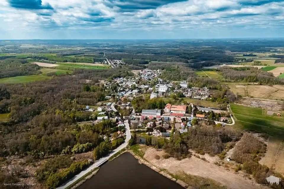 Utrudnienia na przejeździe kolejowym w Sidrze – remont nawierzchni