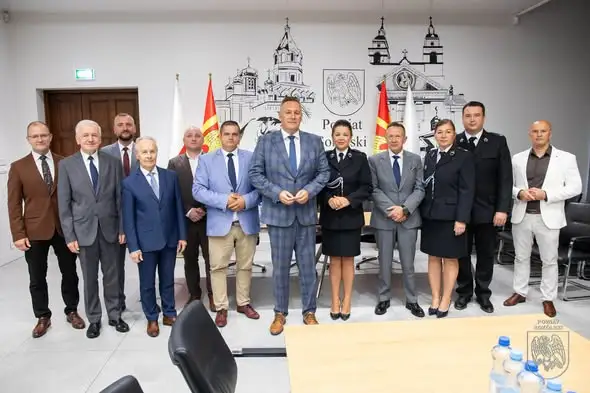 Powiat Sokólski wspiera OSP Szudziałowo – nowe umundurowanie dla druhów