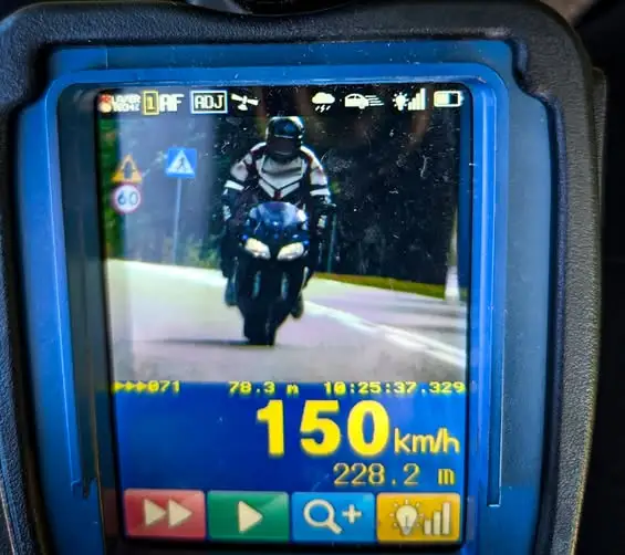 40-latek pędził 150 km/h w strefie 60 – stracił mandat i punkty