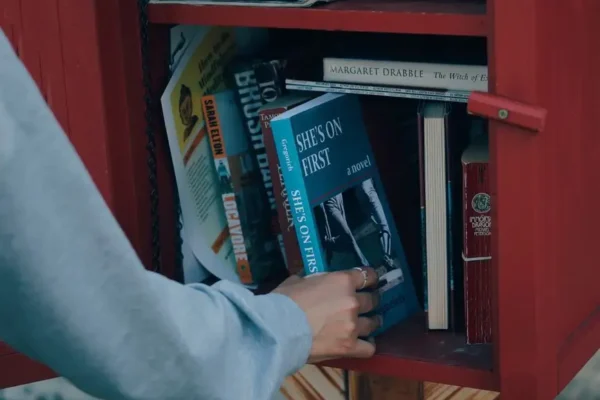 Bookcrossing w Sokółce: „Twarzą w twarz z diabłem” – historia modelki, która odnalazła duchową drogę