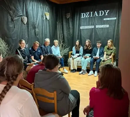 Narodowe Czytanie 2026 w Janowie: „Dziady” w Izbie Tkactwa Dwuosnowowego