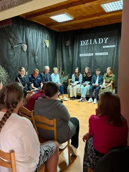 Narodowe Czytanie 2026 w Janowie: „Dziady” w Izbie Tkactwa Dwuosnowowego