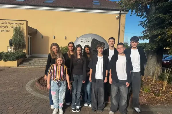 Pedeciaki i solistki z Dąbrowy Białostockiej w finale festiwalu FALA w Radzyminie