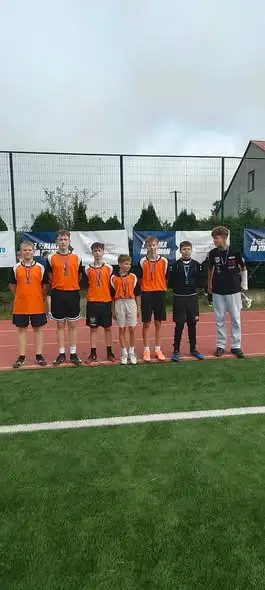 Turniej piłkarski klas ósmych „Orlik na stadionie” w Suchowoli – emocje i sportowa rywalizacja
