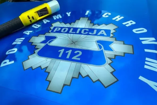 Blisko trzy promile za kierownicą motoroweru. Dzielnicowi z Krynek zatrzymali dwóch mężczyzn
