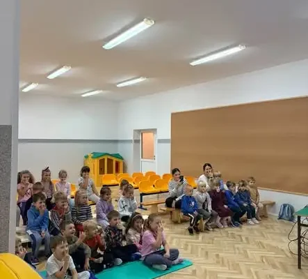 Szudziałowo: strażacy z OSP uczyli dzieci bezpieczeństwa w ramach akcji „MDP dla bezpieczeństwa”