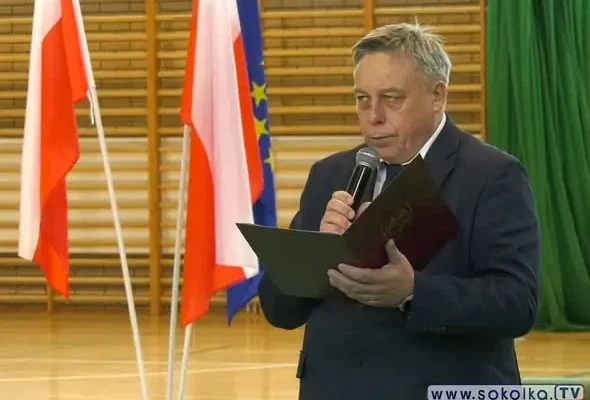 Dzień Edukacji Narodowej w Dąbrowie Białostockiej – podziękowania i nagrody dla nauczycieli