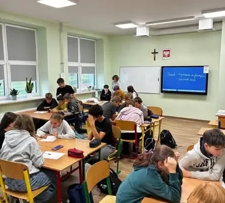 Uczniowie z klas IV–VII wzięli udział w Europe Code Week 2026